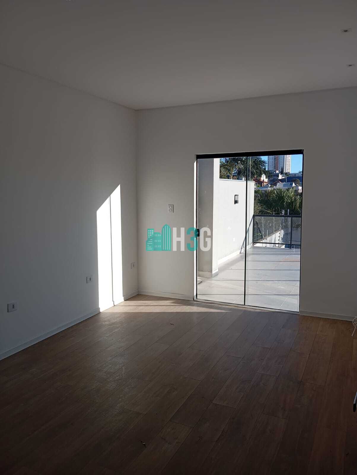 Sobrado à Venda na Vila Social em Apucarana/Pr